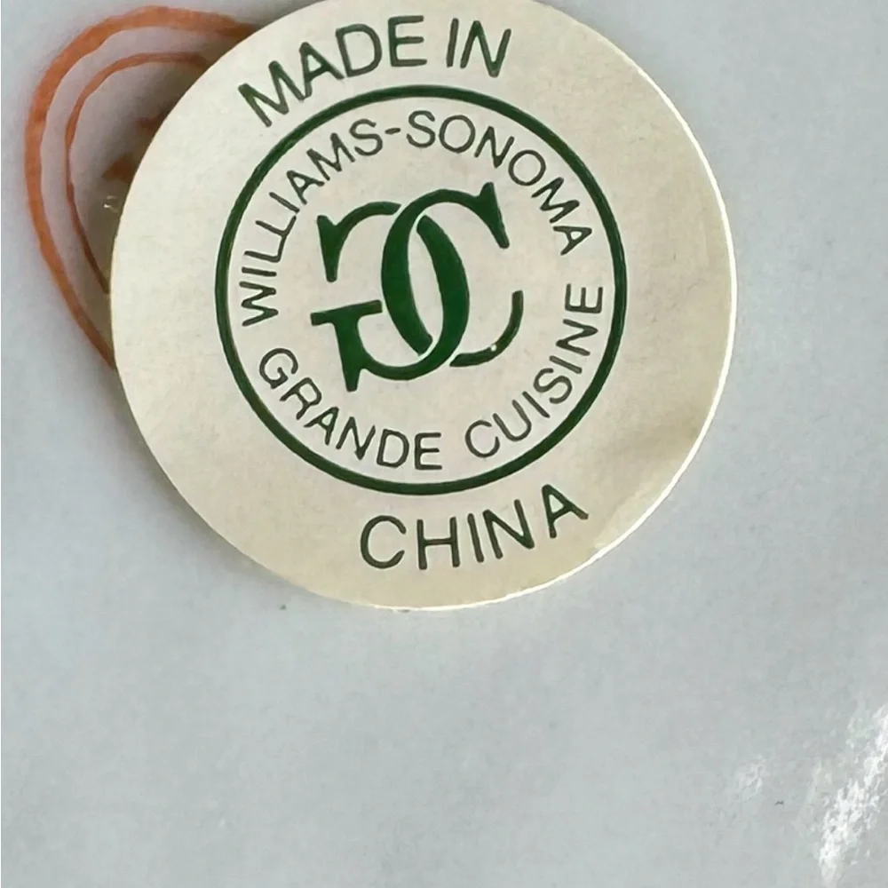 Early 1990s Williams-Sonoma Chinese Porcelain Style Lidded Mugs